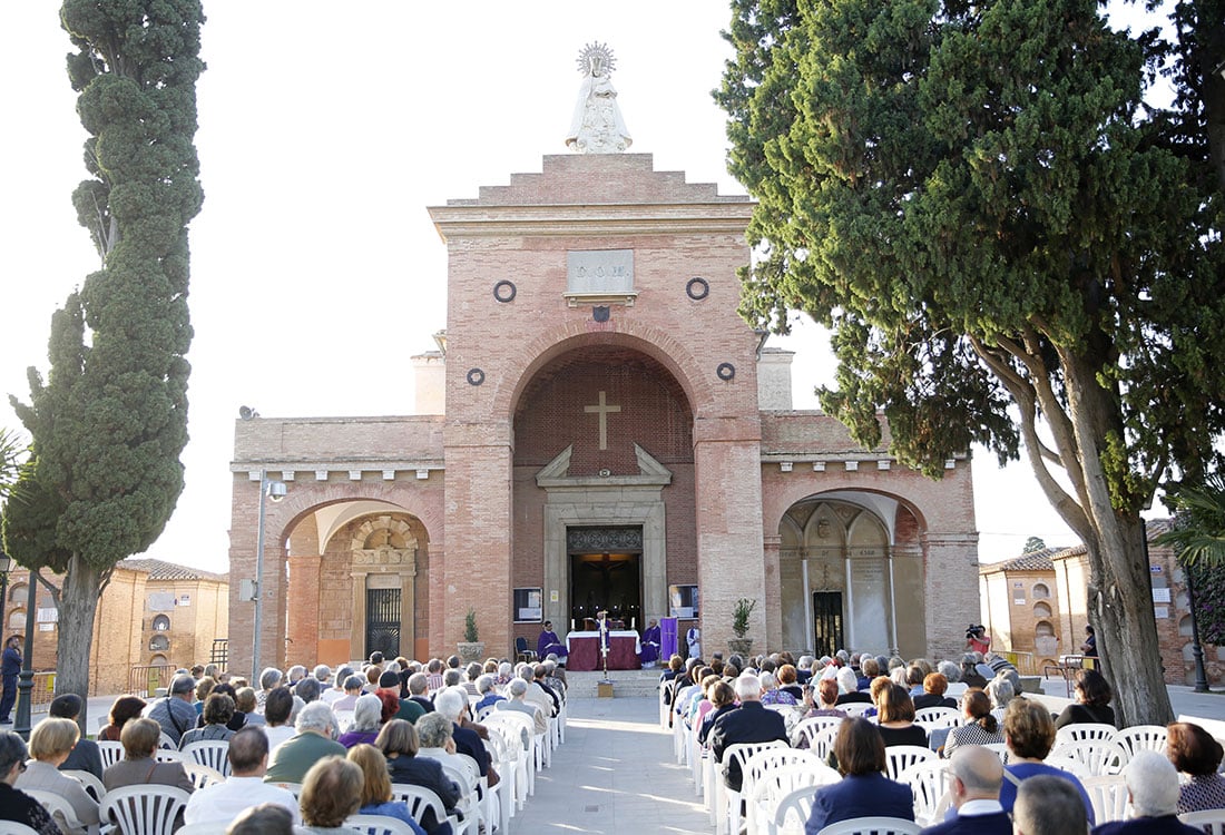 Solemnidad de Todos los Santos y conmemoración de fieles difuntos